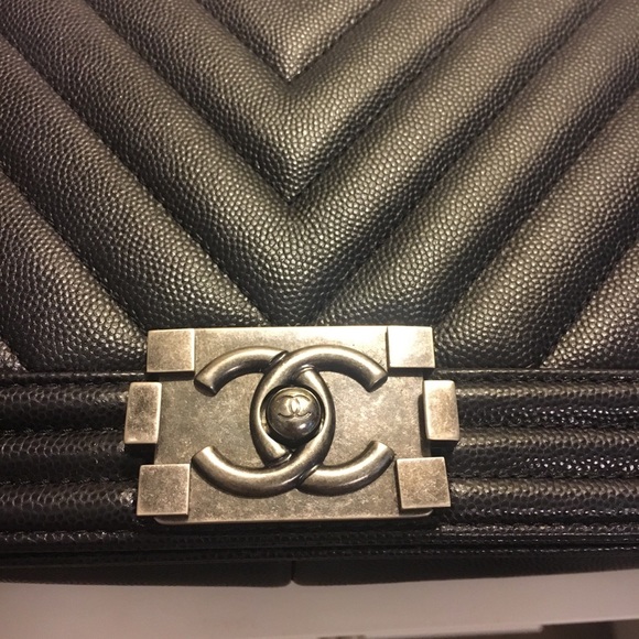 ❌SOLD❌ Chanel Caviar Chevron new Med. Boy Flap - Picture 4 of 8